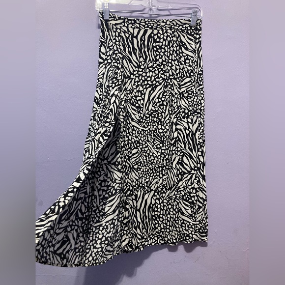 H&M animal print midi skirt - Picture 2 of 3